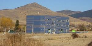 uno-de-los-edificios-construidos-sobre-la-finca-segoviana-de-quitapesares