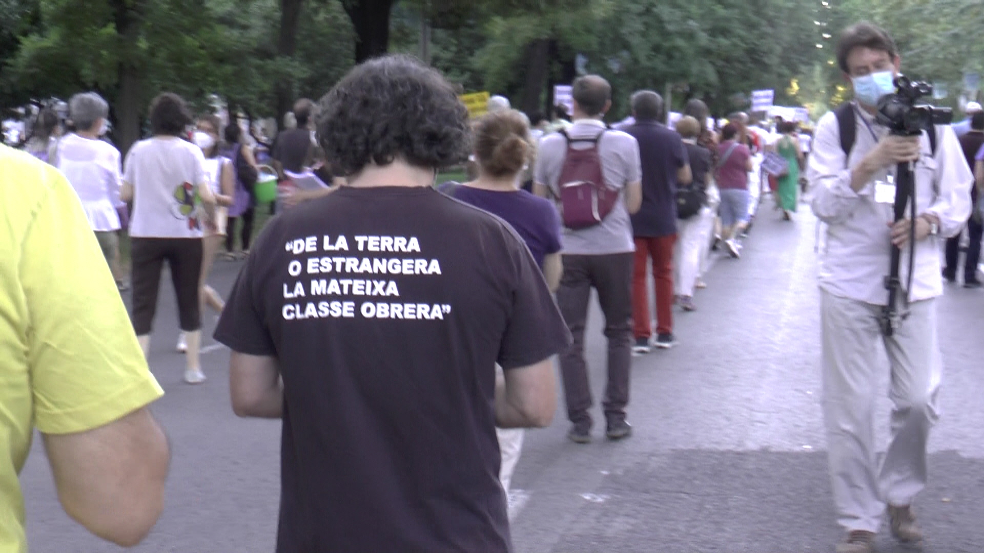 Miles de personas salen a calle en Madrid para defender la sanidad ...
