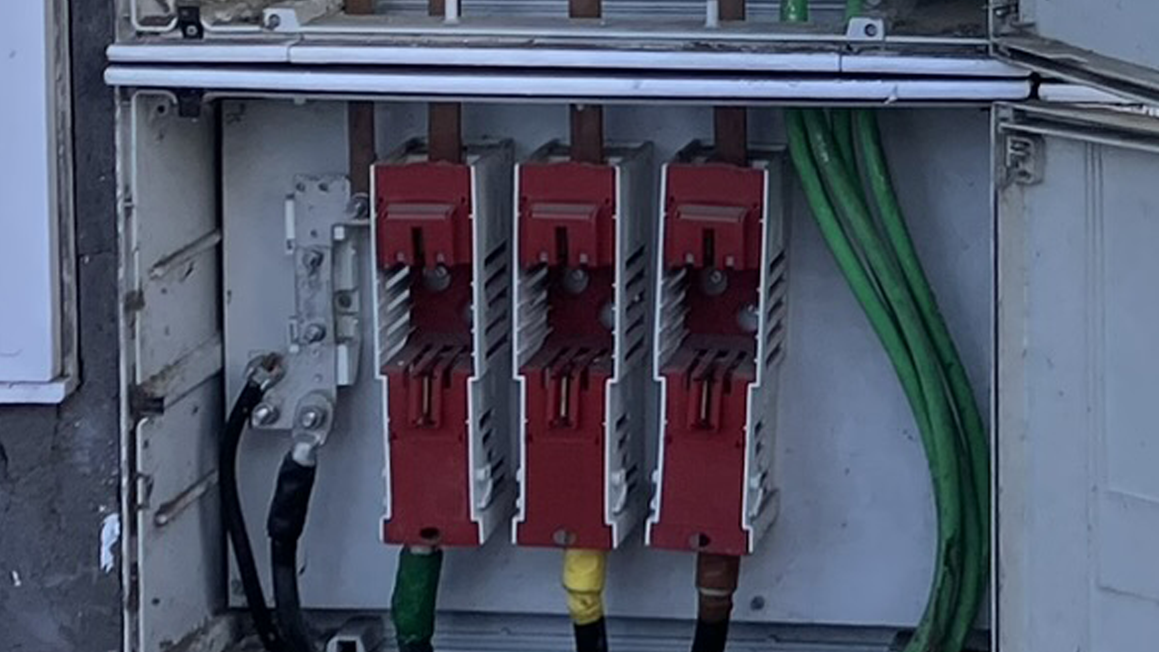 Atentado ultra contra el Centro Cultural Norte-Universidad de Móstoles ...